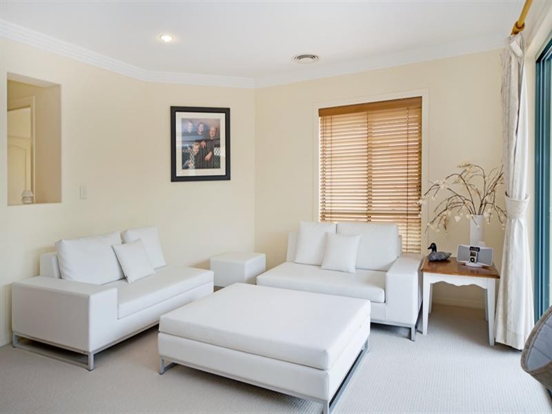 30 John Dalley Drive, Helensvale QLD 4212