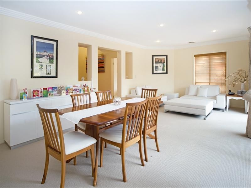 30 John Dalley Drive, Helensvale QLD 4212