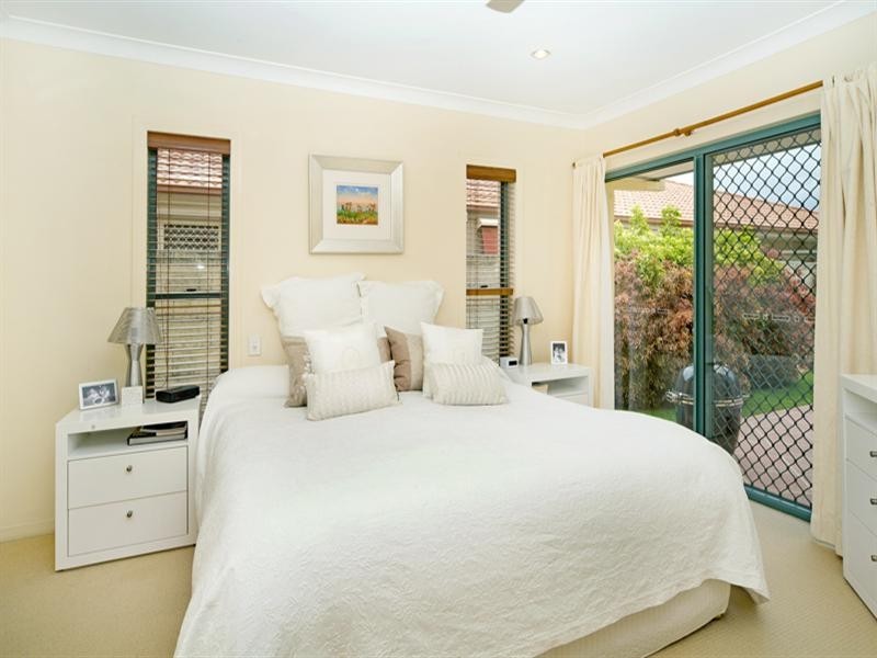 30 John Dalley Drive, Helensvale QLD 4212