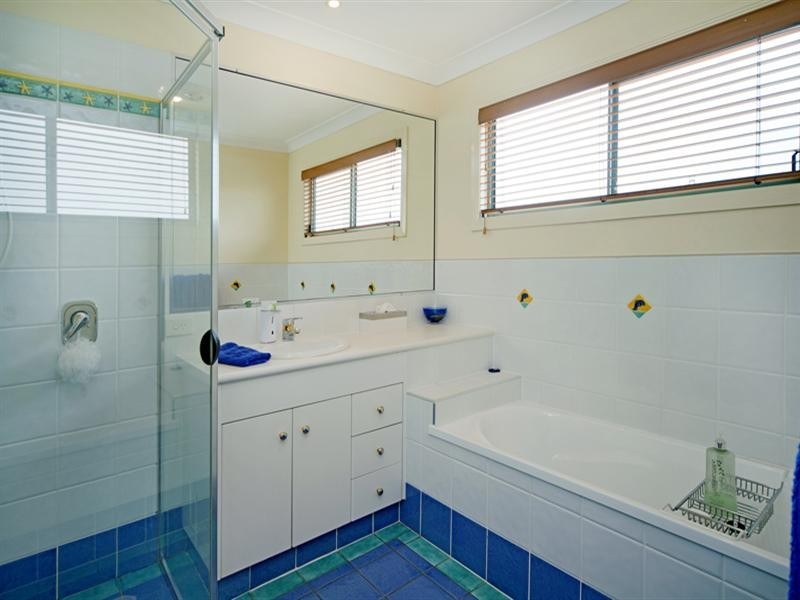 30 John Dalley Drive, Helensvale QLD 4212