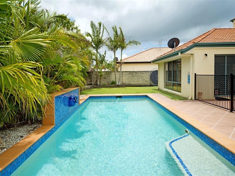 30 John Dalley Drive, Helensvale QLD 4212