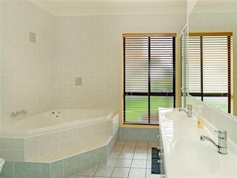 5 Tammy Court, Helensvale QLD 4212