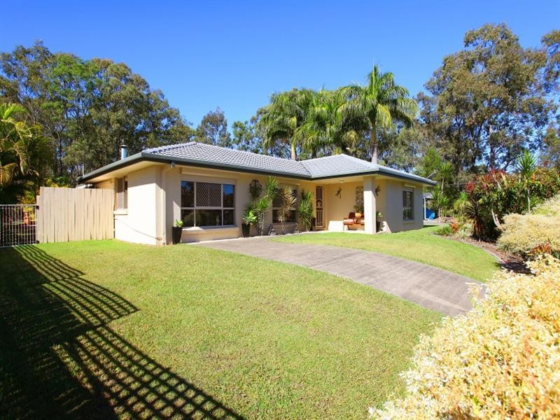 15 Riverdowns Crescent, Helensvale QLD 4212