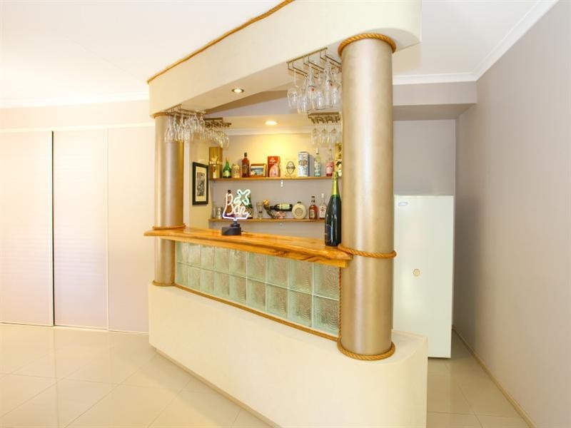 15 Riverdowns Crescent, Helensvale QLD 4212