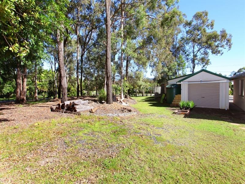 15 Riverdowns Crescent, Helensvale QLD 4212