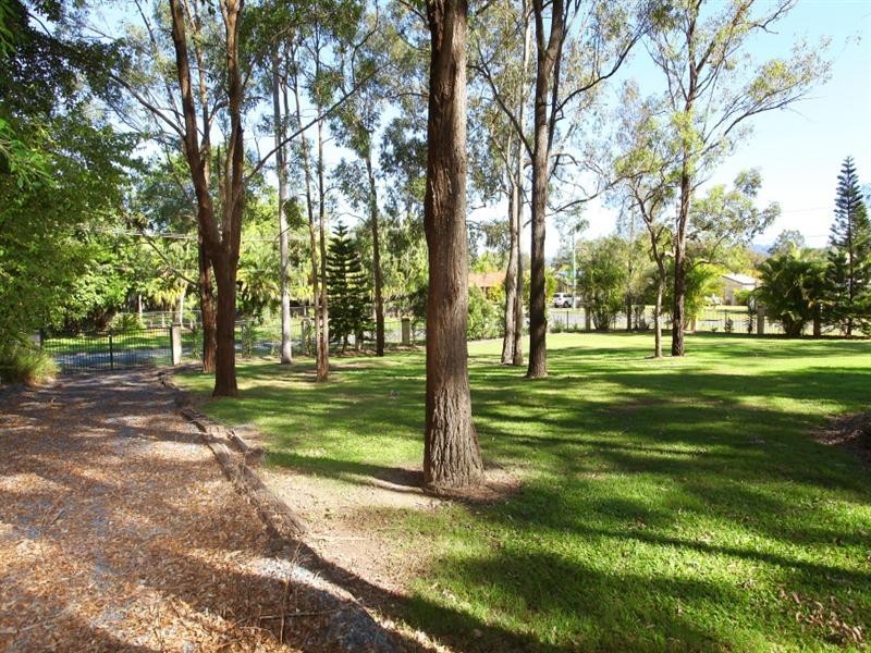 15 Riverdowns Crescent, Helensvale QLD 4212