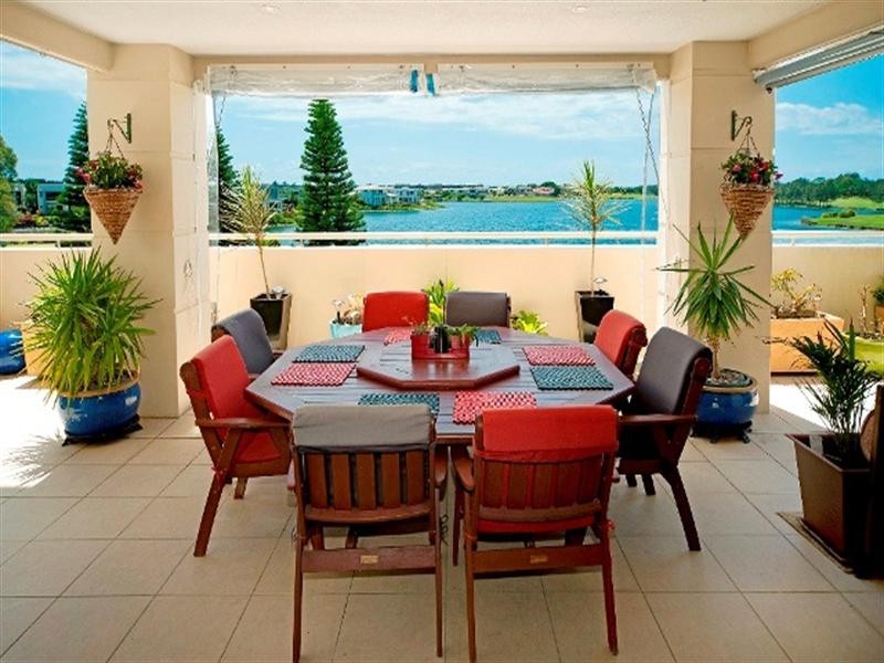 8315 Magnolia Drive East, Hope Island QLD 4212