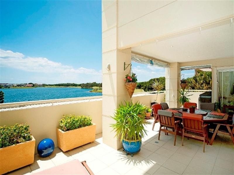 8315 Magnolia Drive East, Hope Island QLD 4212