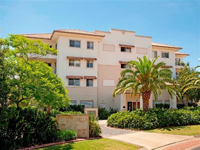 8315 Magnolia Drive East, Hope Island QLD 4212