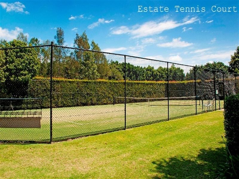 8315 Magnolia Drive East, Hope Island QLD 4212