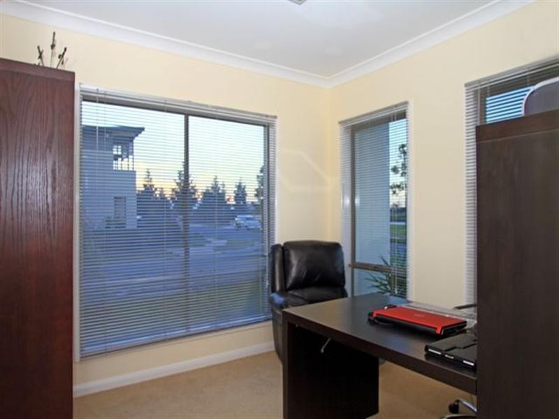 26 Cova Boulevard, Hope Island QLD 4212