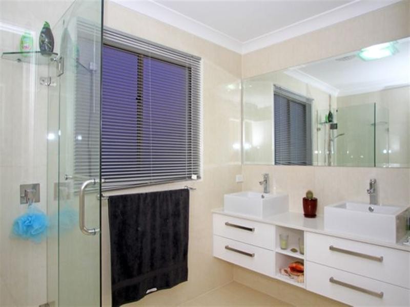 26 Cova Boulevard, Hope Island QLD 4212