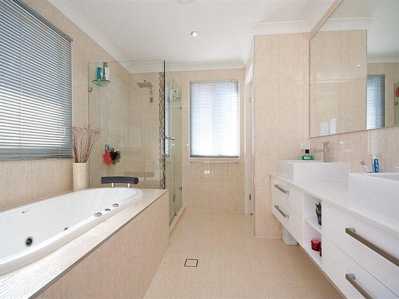 26 Cova Boulevard, Hope Island QLD 4212