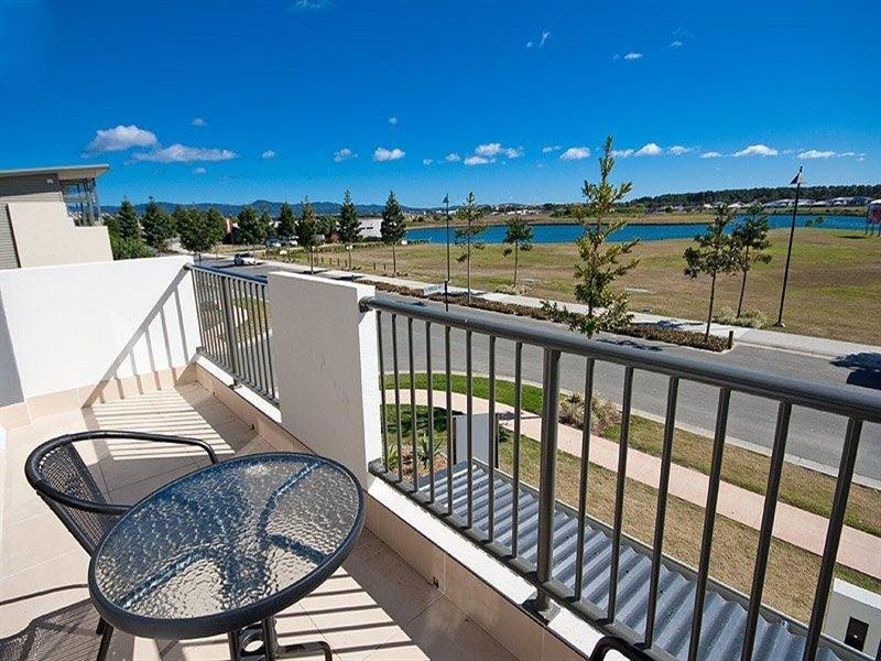 26 Cova Boulevard, Hope Island QLD 4212