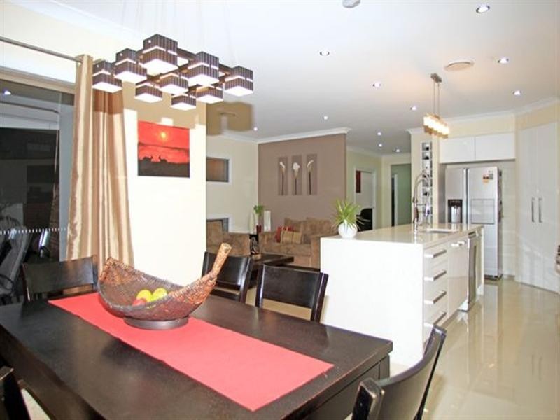 26 Cova Boulevard, Hope Island QLD 4212