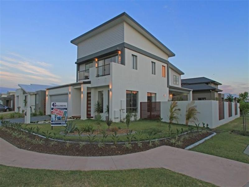 26 Cova Boulevard, Hope Island QLD 4212