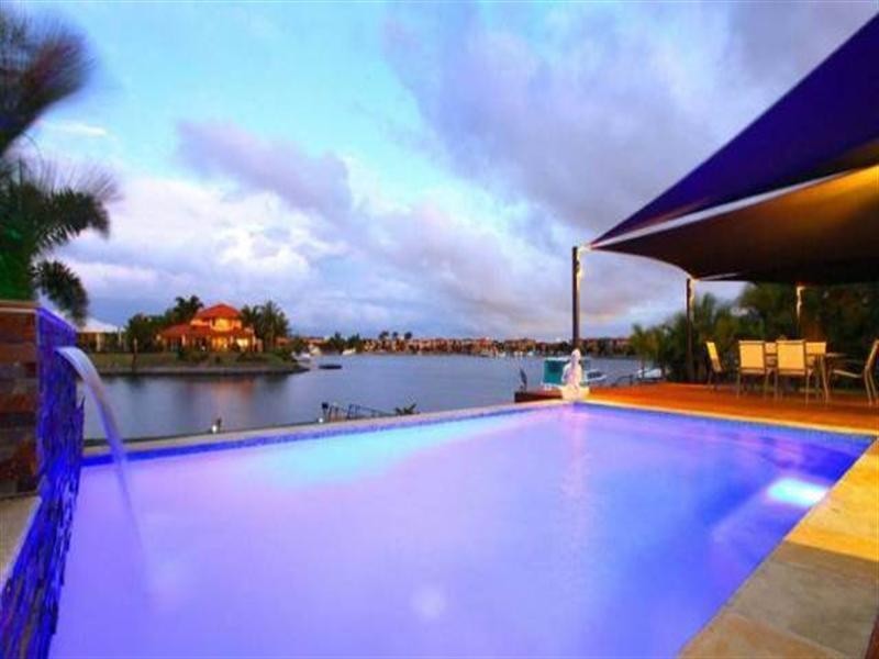 14 Calmwater Crescent, Helensvale QLD 4212