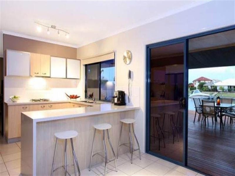 14 Calmwater Crescent, Helensvale QLD 4212