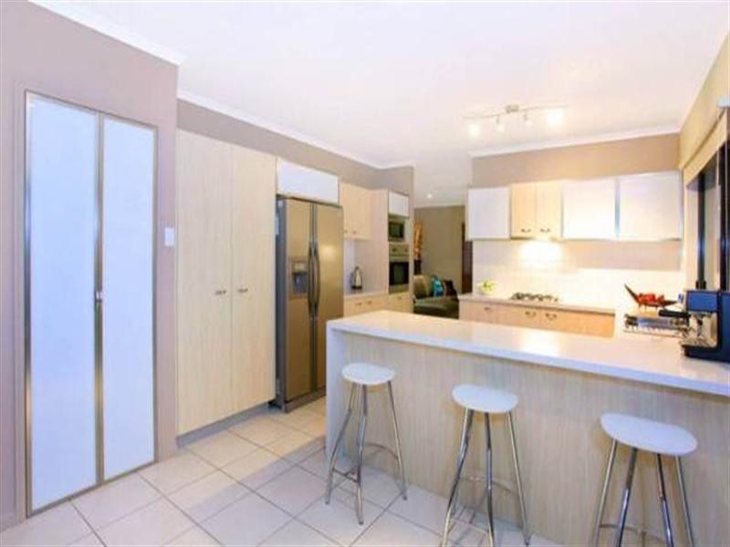 14 Calmwater Crescent, Helensvale QLD 4212