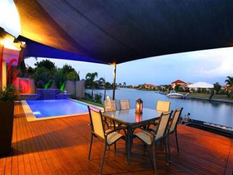 14 Calmwater Crescent, Helensvale QLD 4212