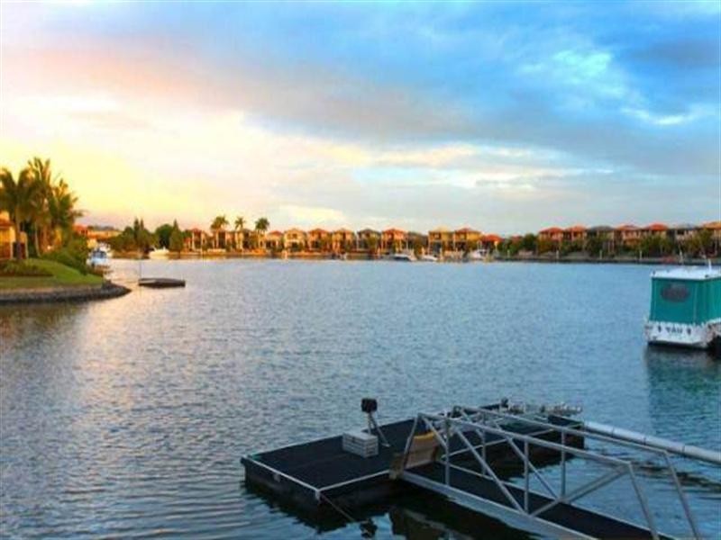 14 Calmwater Crescent, Helensvale QLD 4212