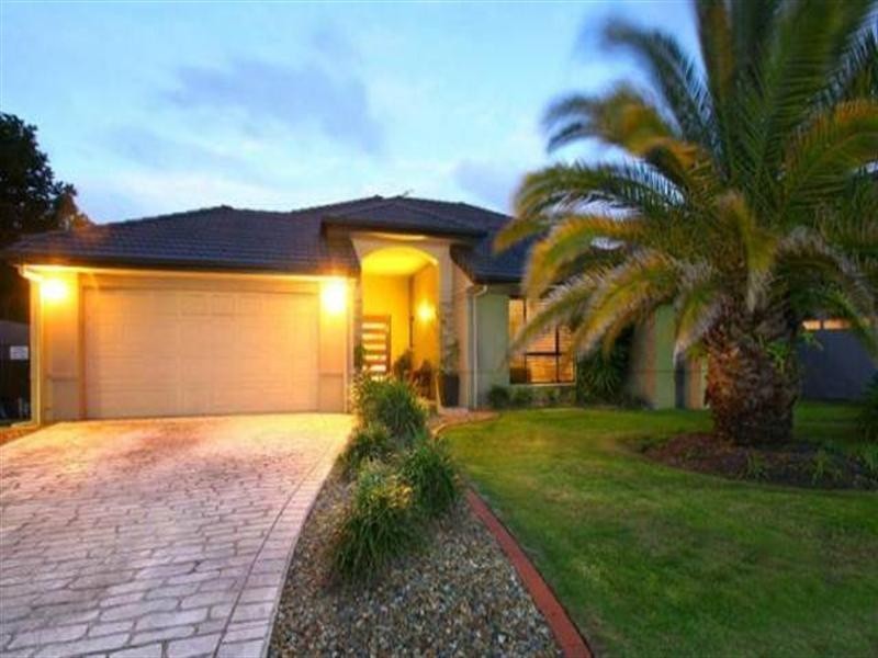 14 Calmwater Crescent, Helensvale QLD 4212