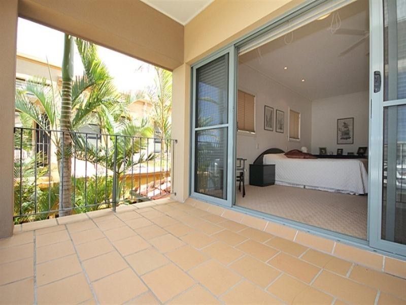 1522 Riverdale Drive, Hope Island QLD 4212