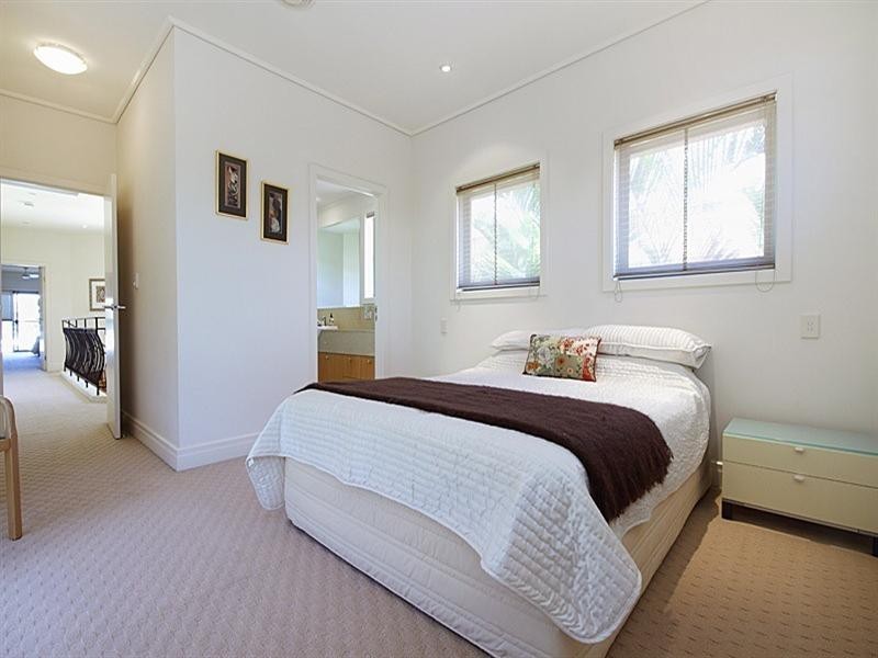 1522 Riverdale Drive, Hope Island QLD 4212