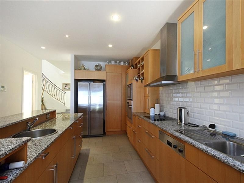 1522 Riverdale Drive, Hope Island QLD 4212