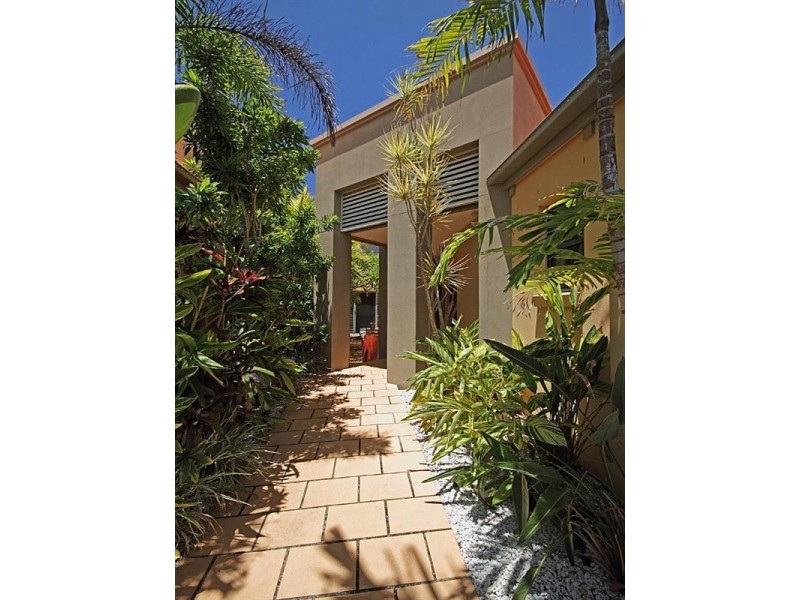 1522 Riverdale Drive, Hope Island QLD 4212
