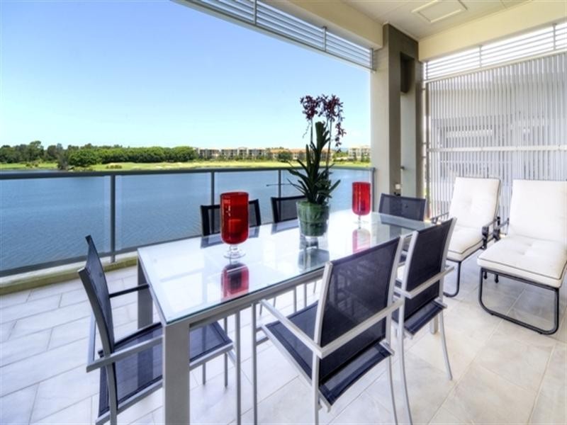 6079 Lugano Drive, Hope Island QLD 4212