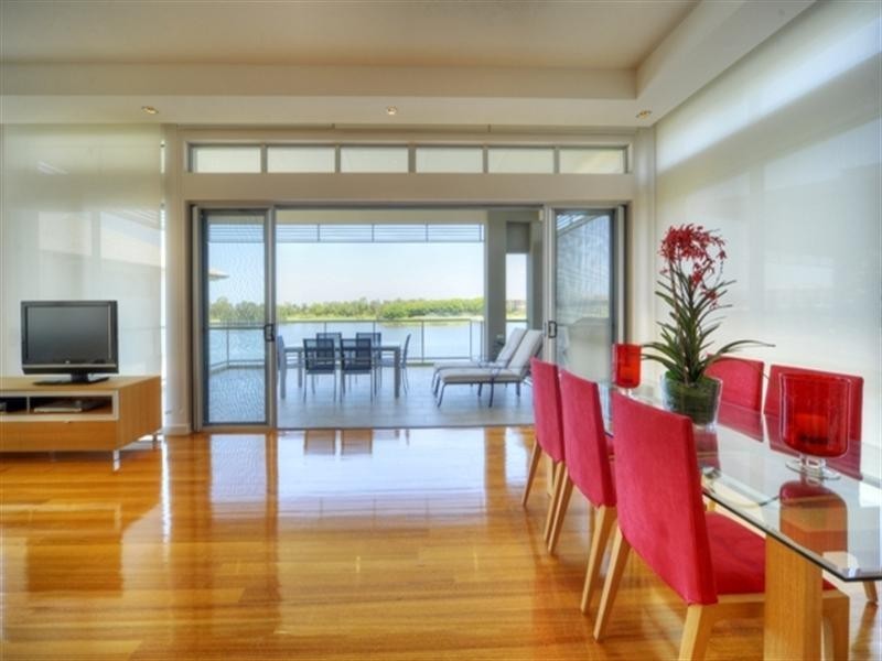 6079 Lugano Drive, Hope Island QLD 4212