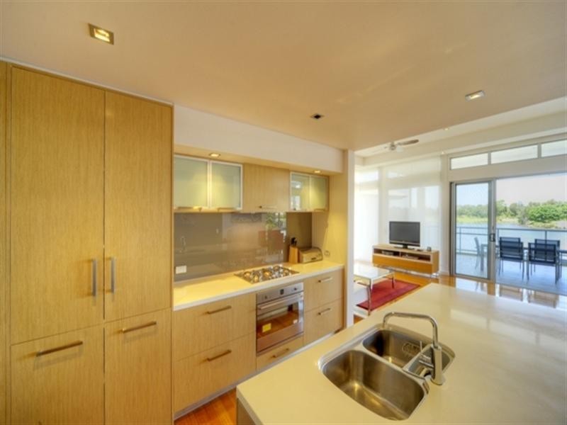 6079 Lugano Drive, Hope Island QLD 4212