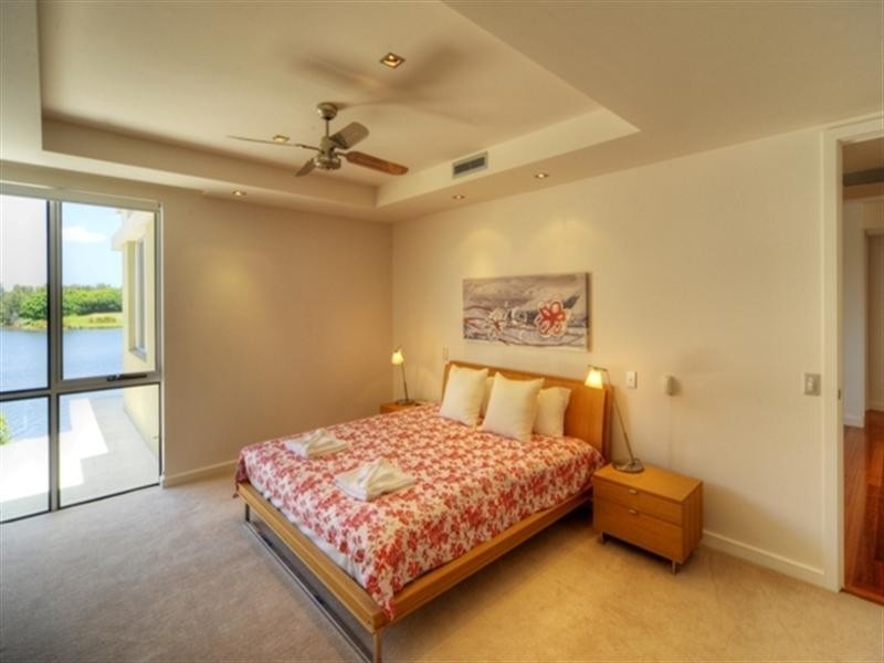 6079 Lugano Drive, Hope Island QLD 4212