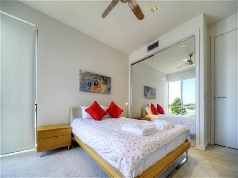 6079 Lugano Drive, Hope Island QLD 4212