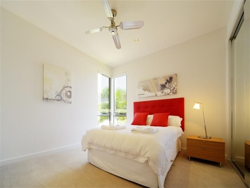 6079 Lugano Drive, Hope Island QLD 4212