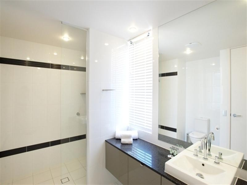 6079 Lugano Drive, Hope Island QLD 4212