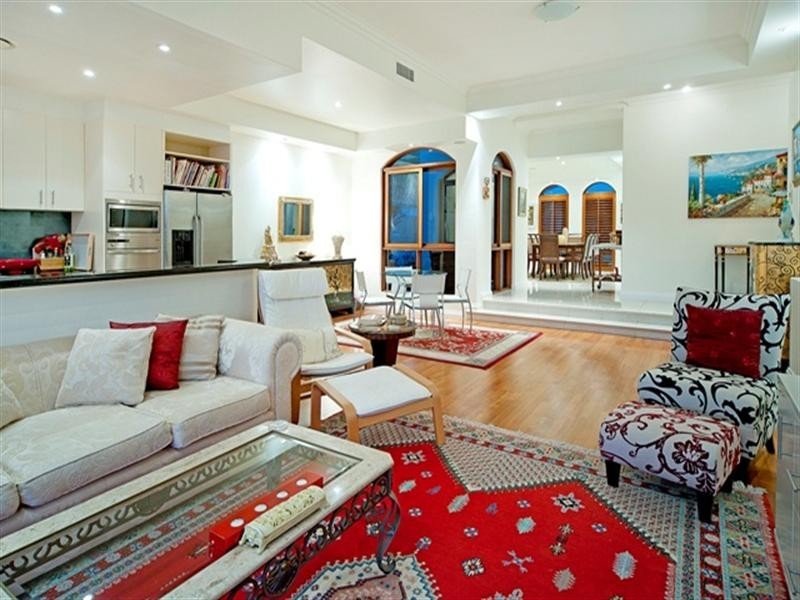 3121 Riverleigh Drive, Hope Island QLD 4212