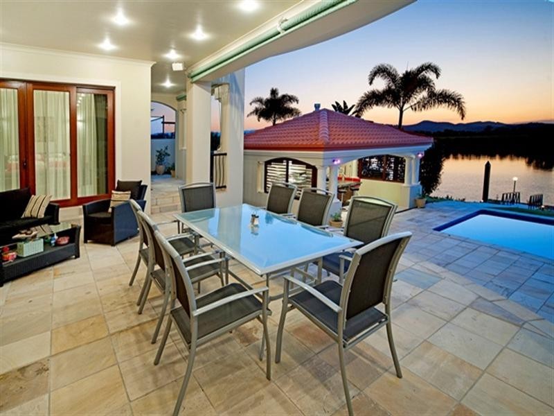 3121 Riverleigh Drive, Hope Island QLD 4212