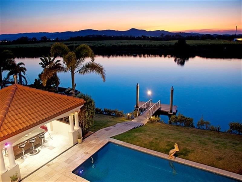 3121 Riverleigh Drive, Hope Island QLD 4212