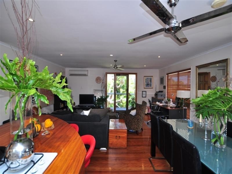 12 Iragana Street, Hope Island QLD 4212