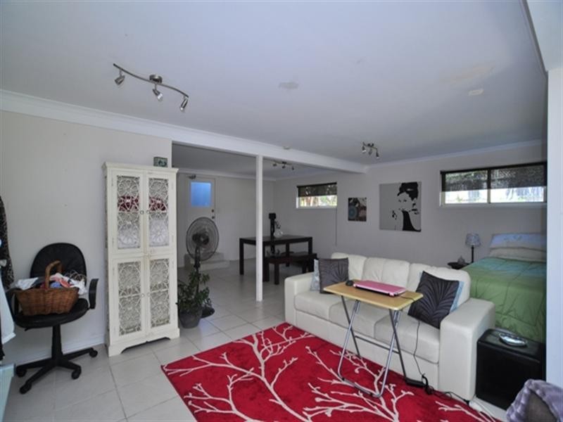 12 Iragana Street, Hope Island QLD 4212