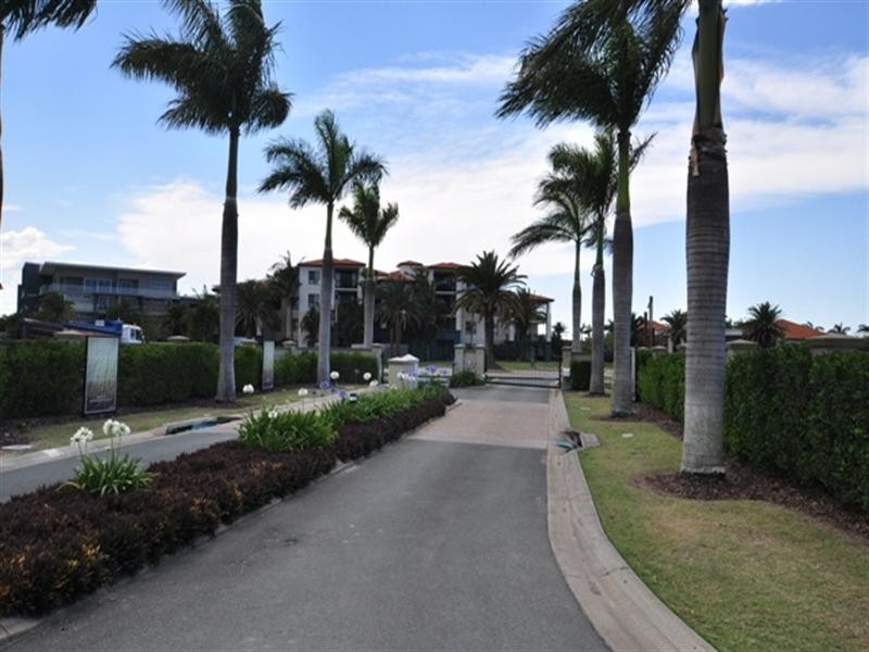 7010 Pallisades, Springfield Drive, Hope Island QLD 4212