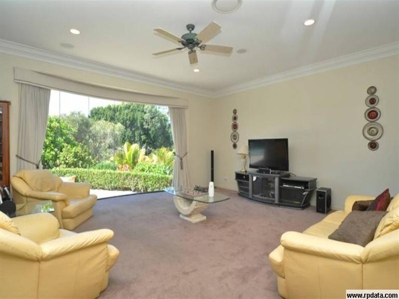 3 River Cove Place, Helensvale QLD 4212