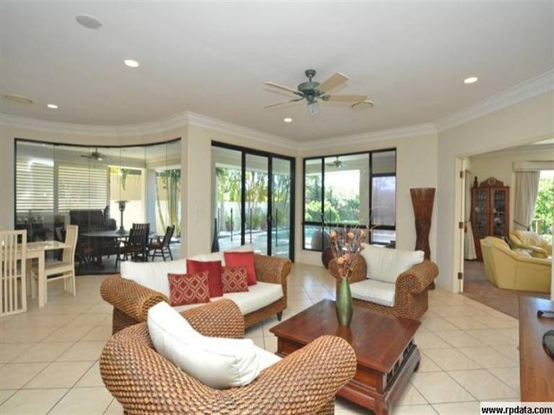 3 River Cove Place, Helensvale QLD 4212