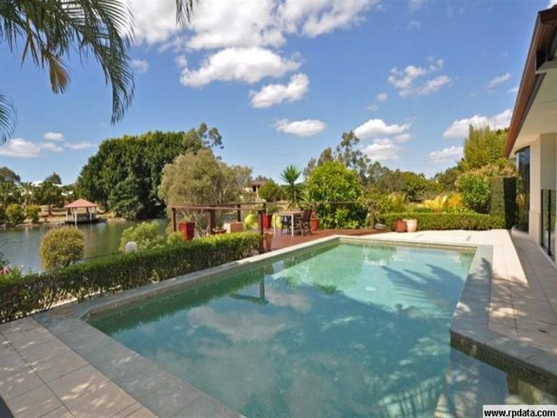 3 River Cove Place, Helensvale QLD 4212