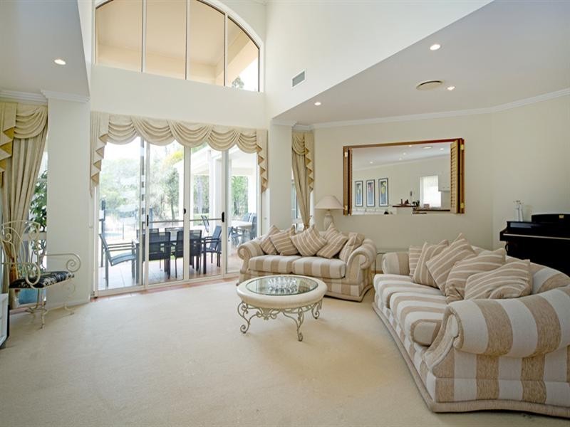 3172 Riverleigh Drive, Hope Island QLD 4212