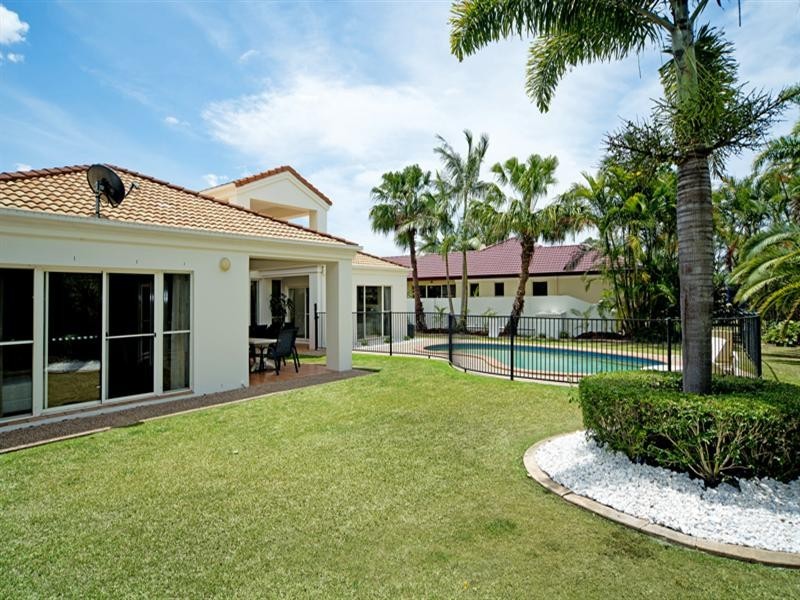 3172 Riverleigh Drive, Hope Island QLD 4212