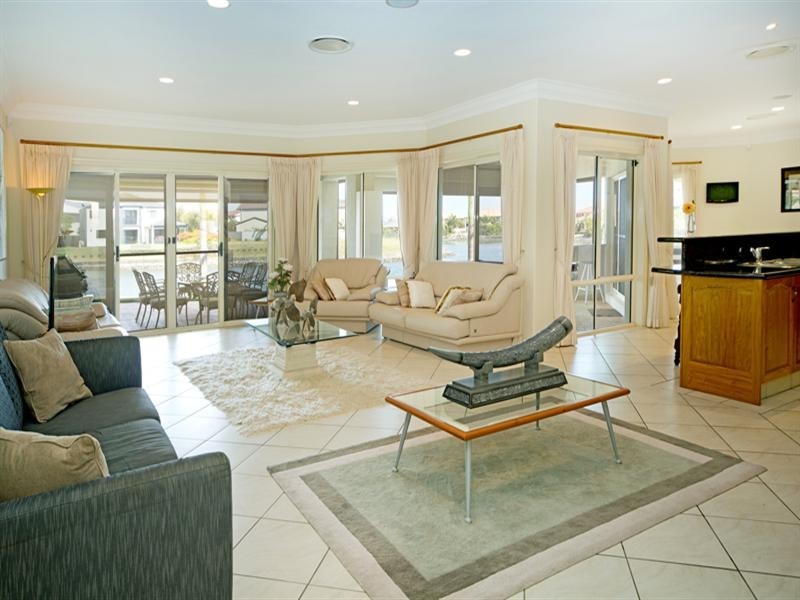 32 Windchimes Way, Helensvale QLD 4212