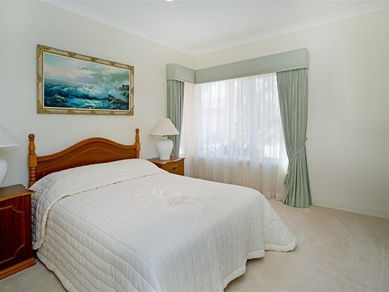 32 Windchimes Way, Helensvale QLD 4212